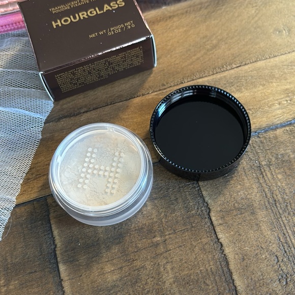 3 for $15/Hourglass Translucent Setting Powder VEIL - Picture 2 of 3